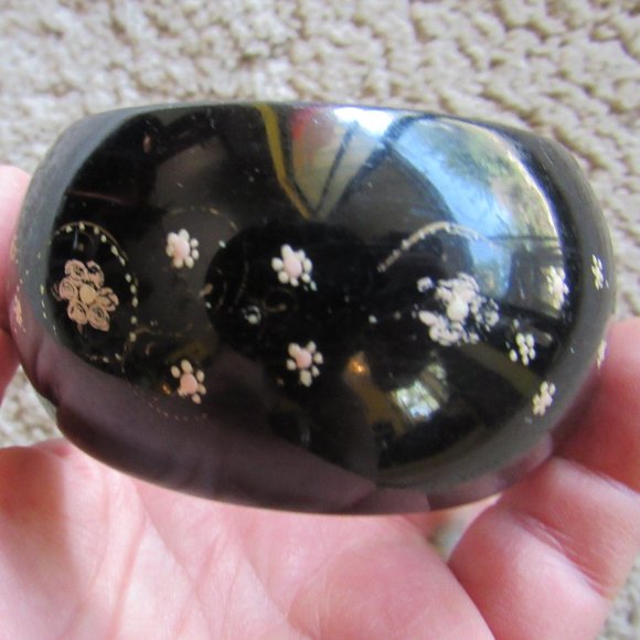 Hand Painted Black Floral Lucite Wide Bangle - Picture 3 of 4